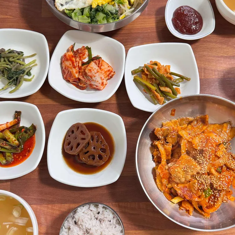 동촌손칼국수 대표 사진