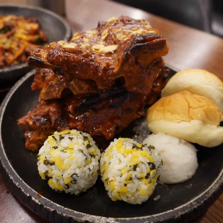 동네맛집뼈구이집 사진 2
