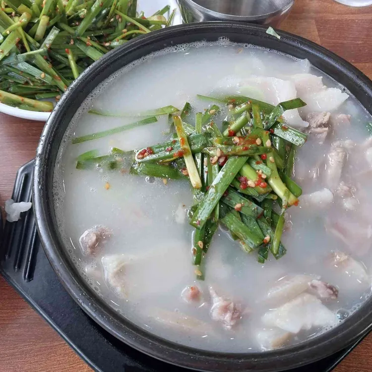 원돼지국밥 대표 사진
