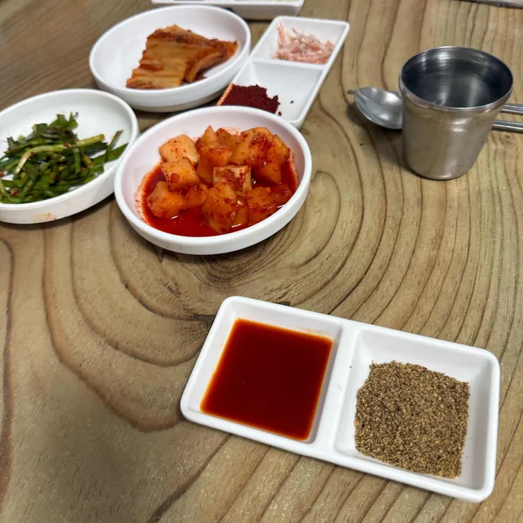 돼지식당 사진 1