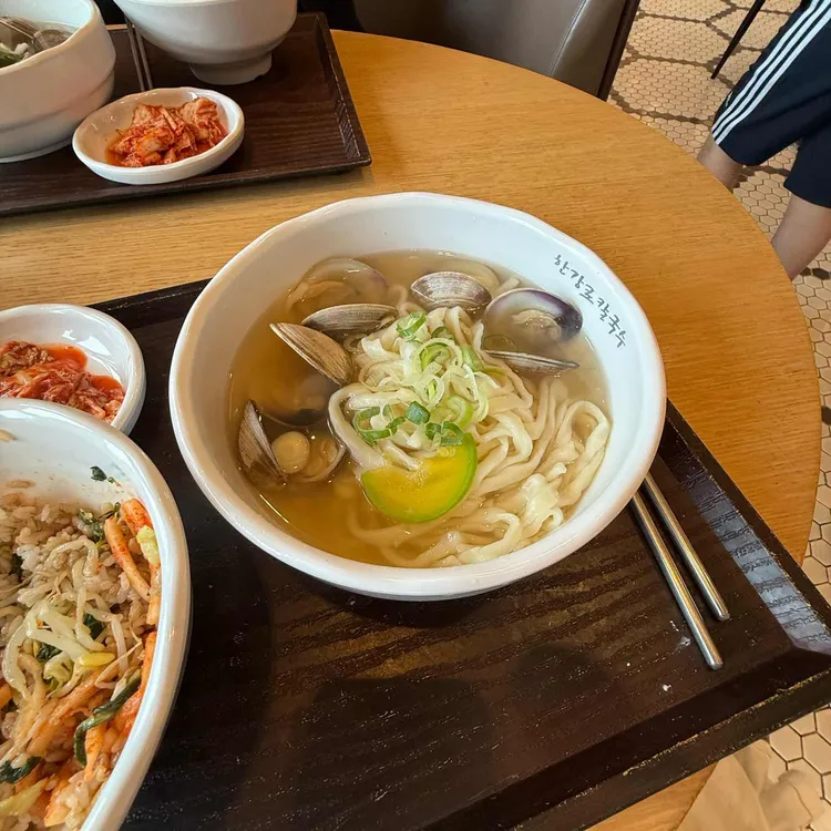 한강로칼국수 대표 사진