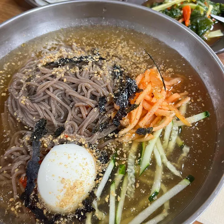속초메밀향막국수 대표 사진