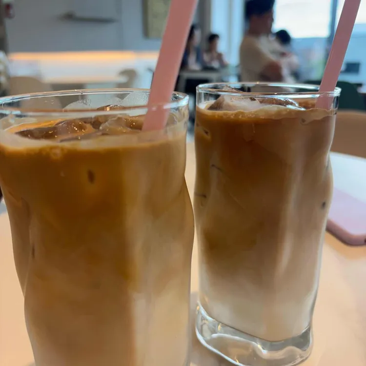 bombom 대표 사진