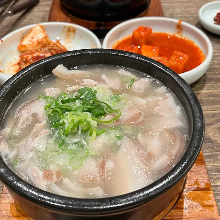 극동돼지국밥 대표 사진