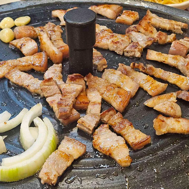 덕산꺼먹돼지 대표 사진