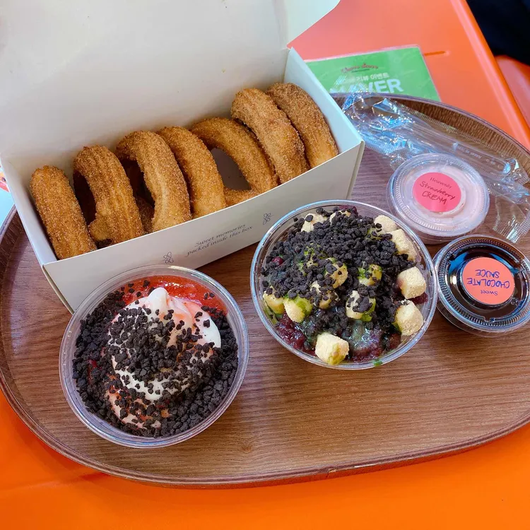 츄로츄로 대표 사진