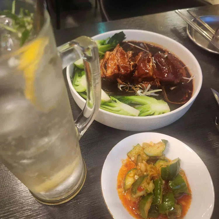 틈 대표 사진