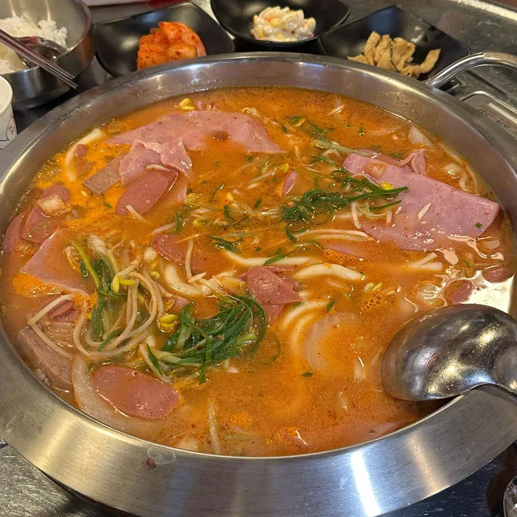 용산옥부대찌개&치즈닭갈비 대표 사진