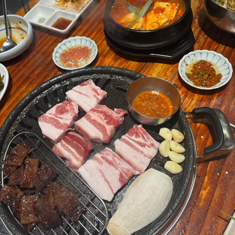 초필살돼지구이 사진