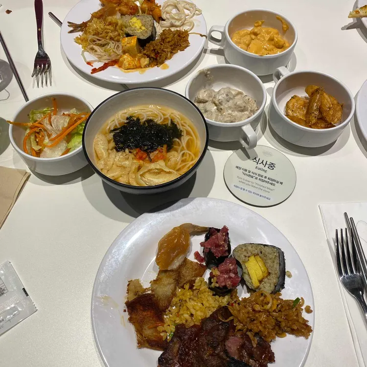 애슐리 대표 사진