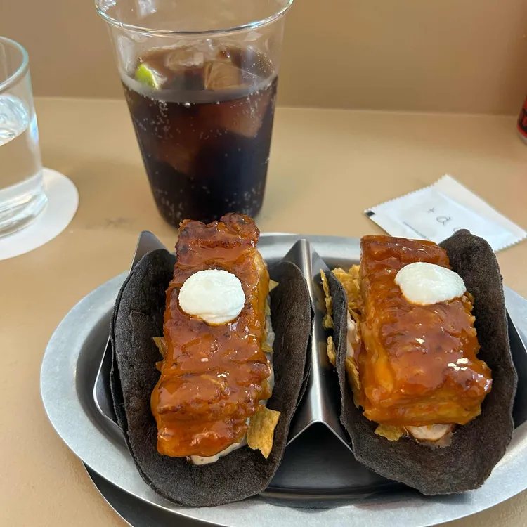 타크 사진