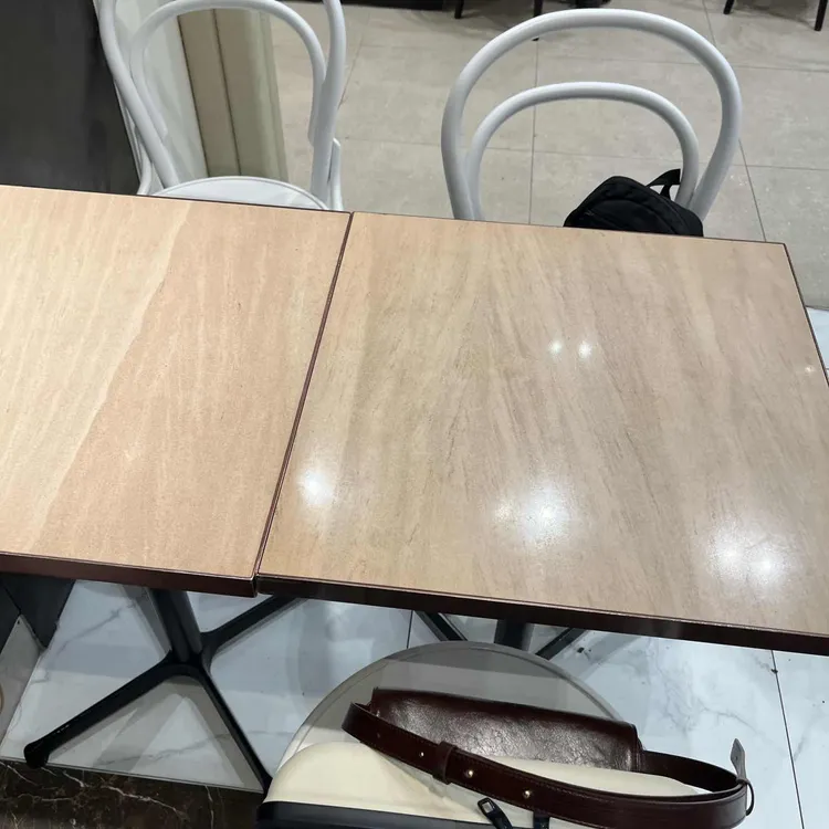 폴바셋 사진 1