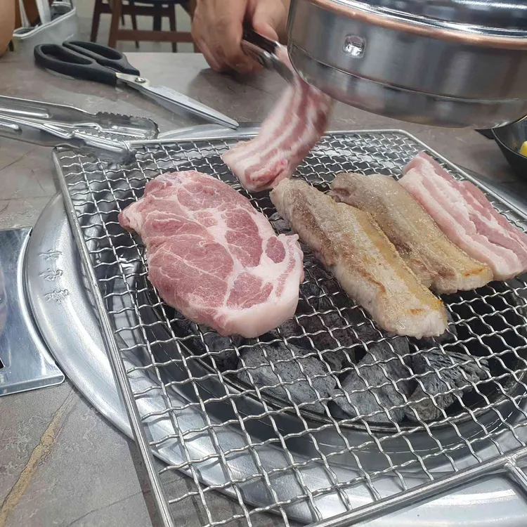 돈굽남 대표 사진