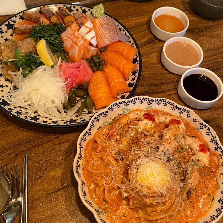 연어롭다 사진