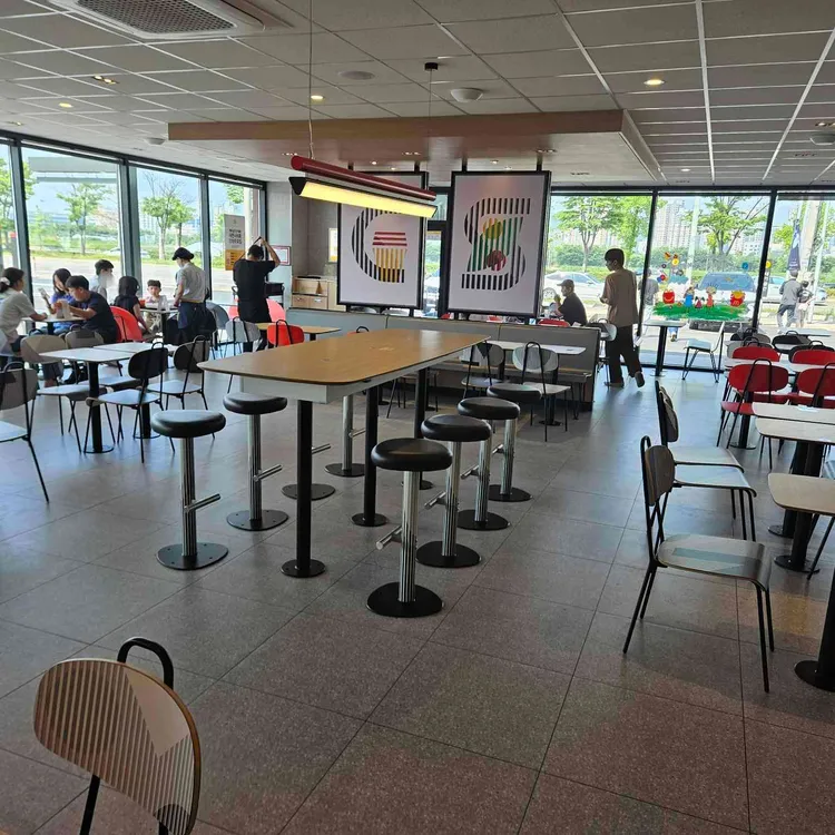 맥도날드 대표 사진