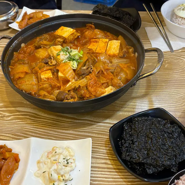 오늘도 못참는 김치찜 사진 1
