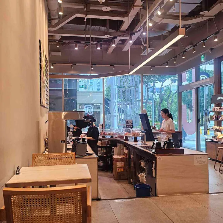 커피앳웍스 사진 2