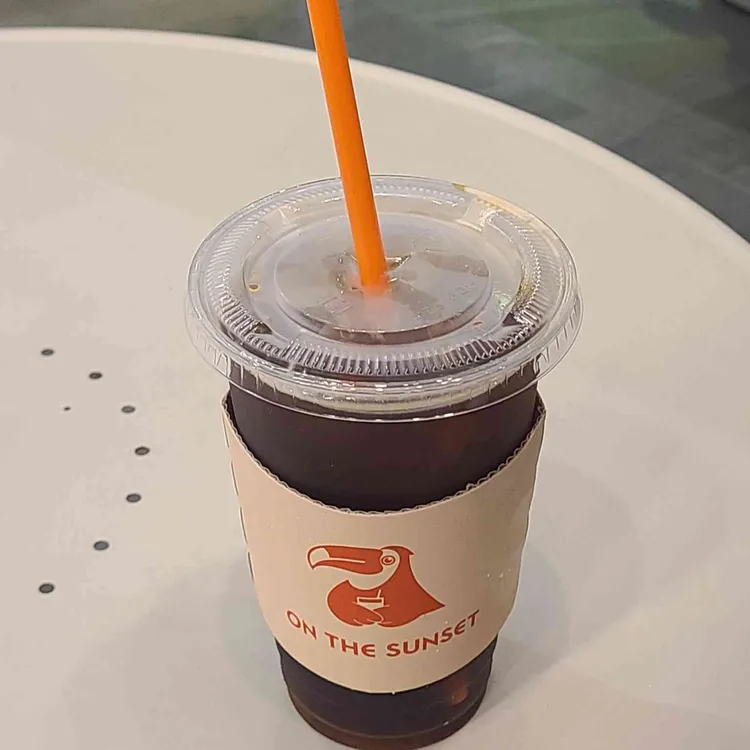 온 더 선셋 사진