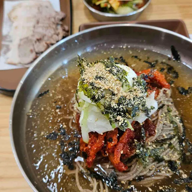 봉순이네 메밀막국수&한방수육 대표 사진