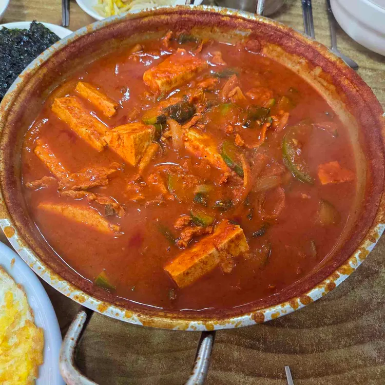 엄마네 돼지찌개 대표 사진