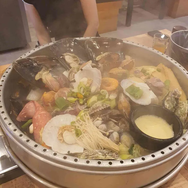 바다는지금 조개전골 대표 사진