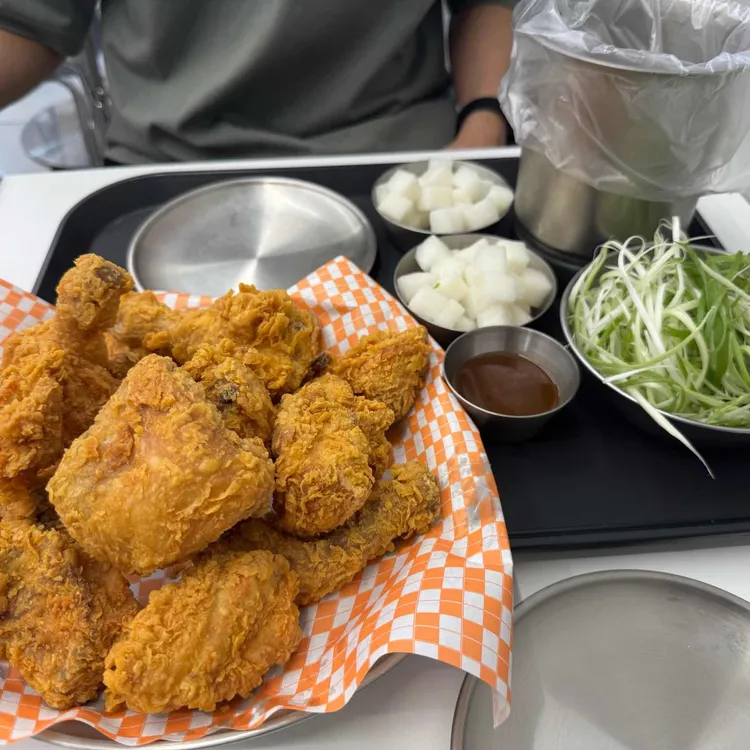 덤브치킨 대표 사진