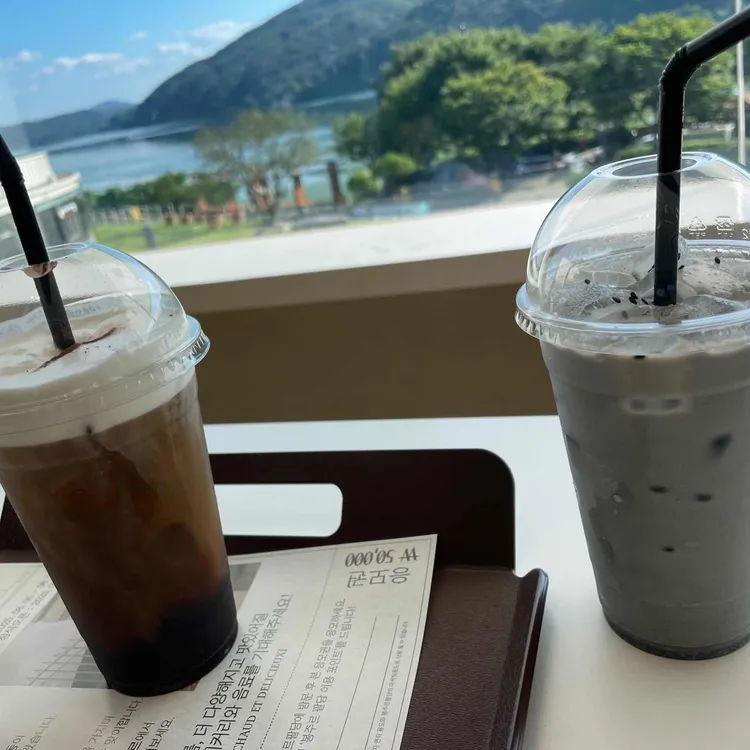 봉주르스퀘어 사진