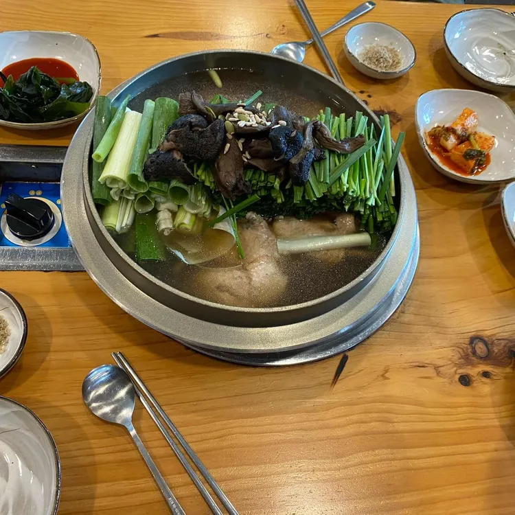 놀부능이버섯백숙 대표 사진