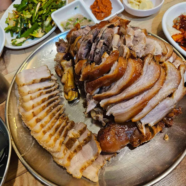 아라네왕족발보쌈 사진