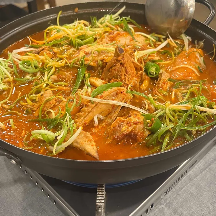 솥뚜껑닭볶음탕 사진