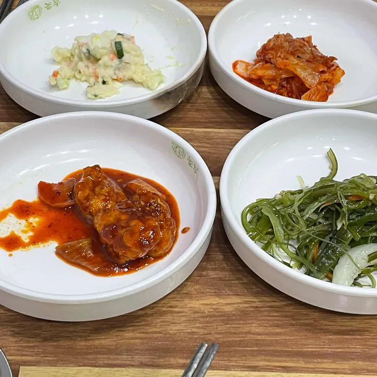 놀부보쌈&부대찌개 안동정하점 대표 사진