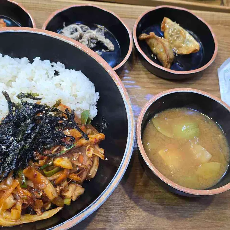 오늘은 덮밥 사진