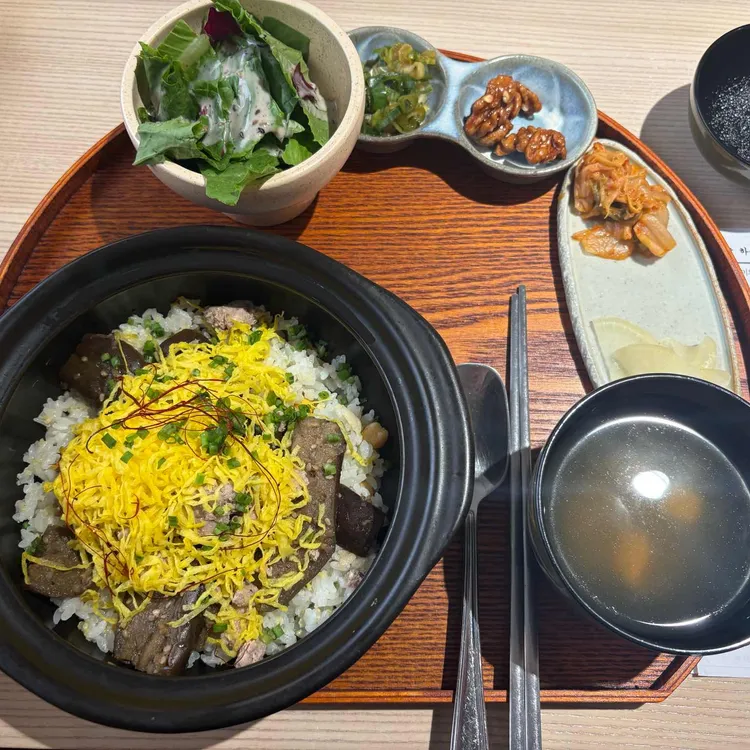 완반 대표 사진