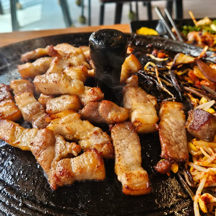 일등솥뚜껑삼겹살 대표 사진