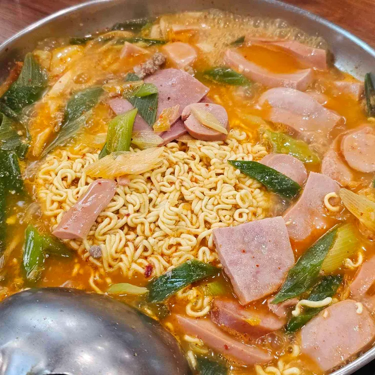홍대부대찌개 사진