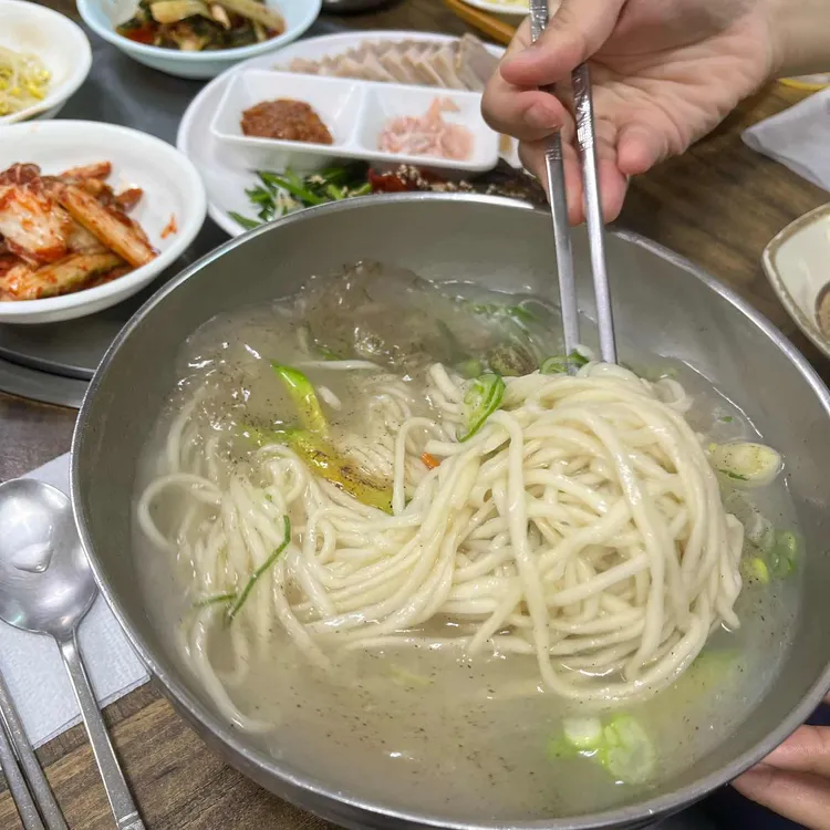 유성칼국수 대표 사진