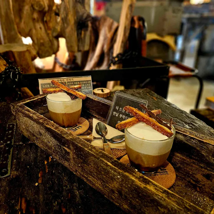 바이사이드 사진