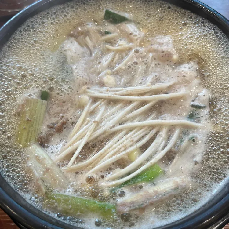 100년 설렁탕 대표 사진