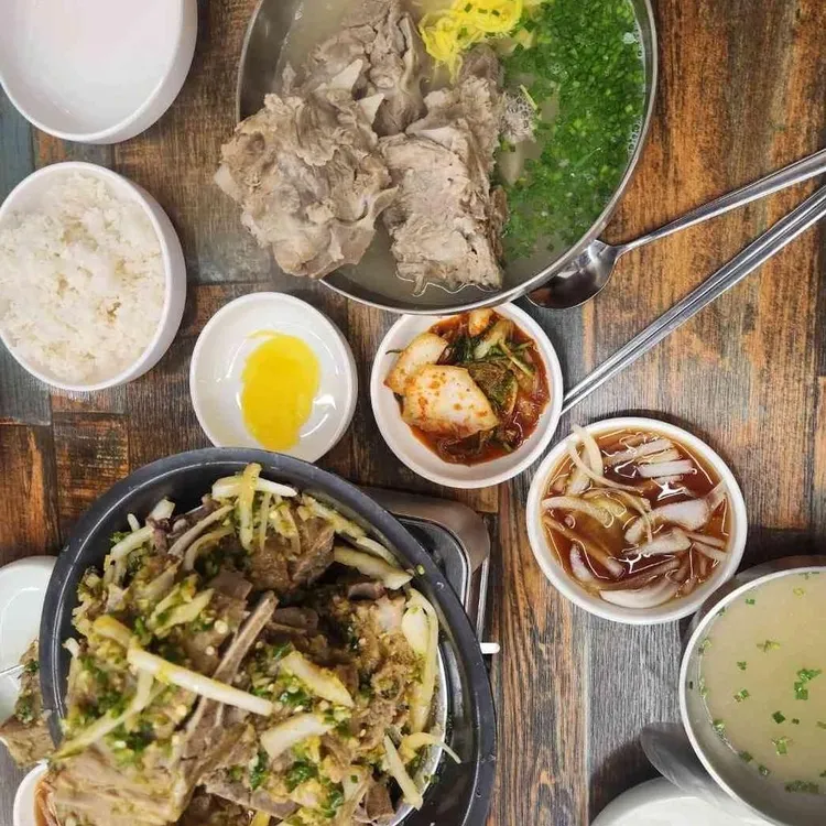 대봉뼈칼국수 대표 사진