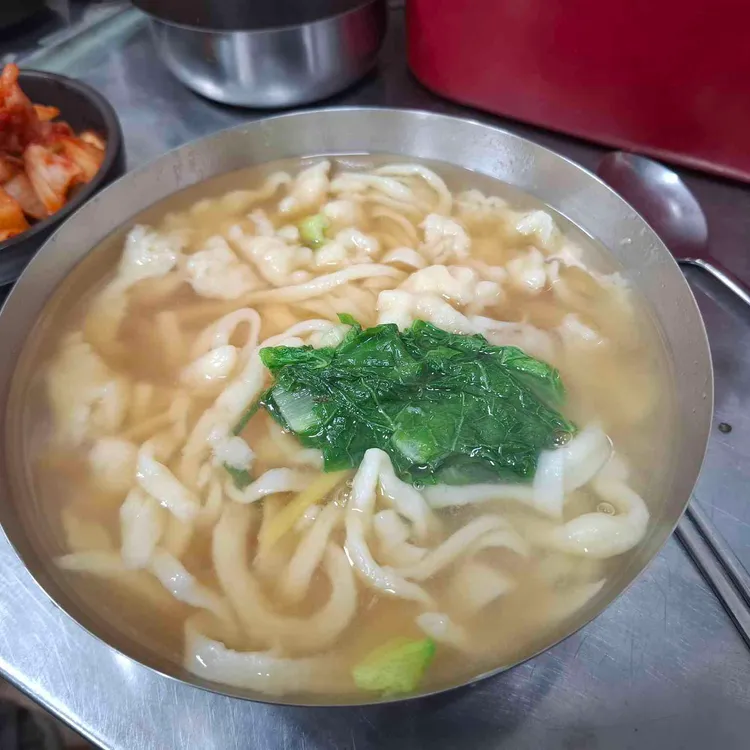 명신손칼국수 대표 사진