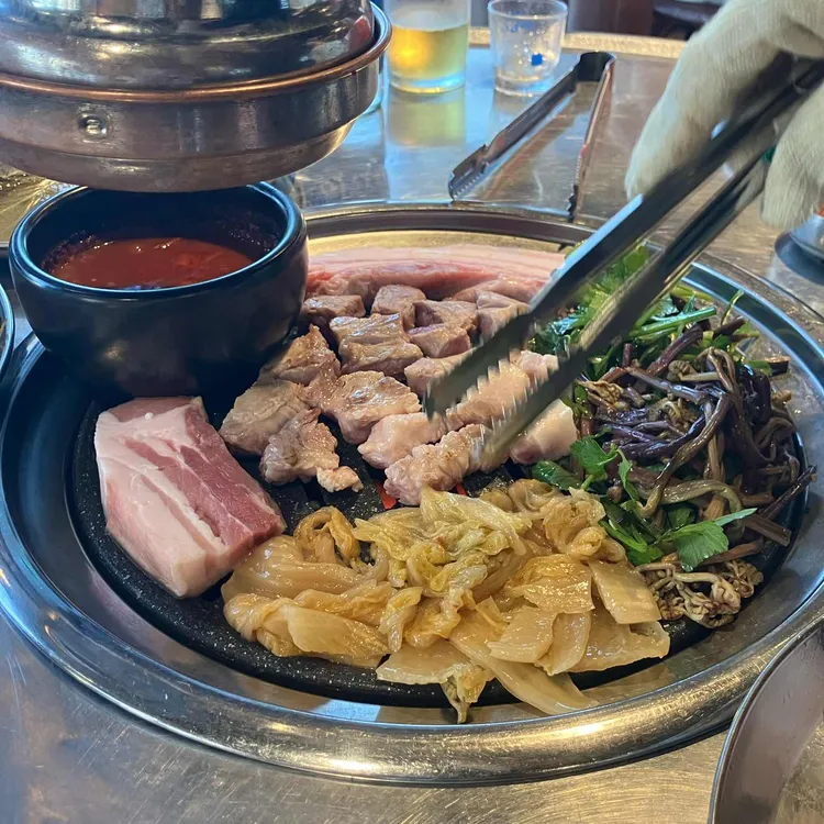 바다를 본 돼지 사진