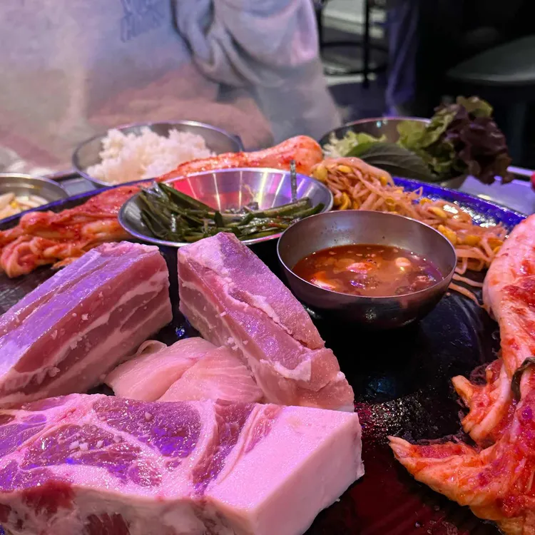 동두천솥뚜껑삼겹살 사진