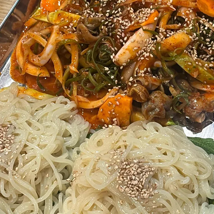 누구나홀딱반한닭 대표 사진