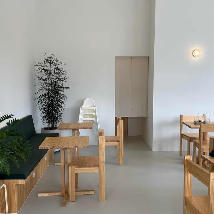 하우스먼트 인어로우 대표 사진