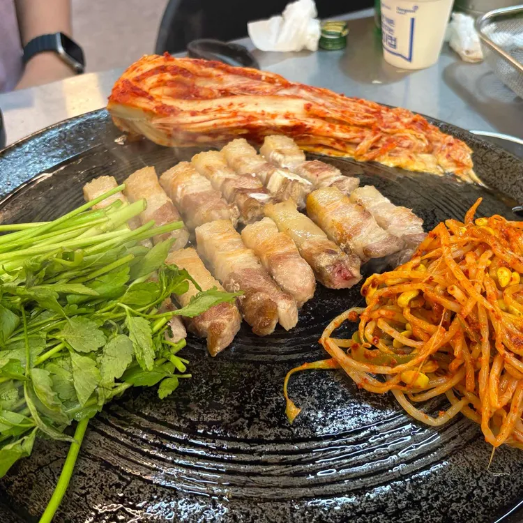 할매솥뚜껑삼겹살 대표 사진