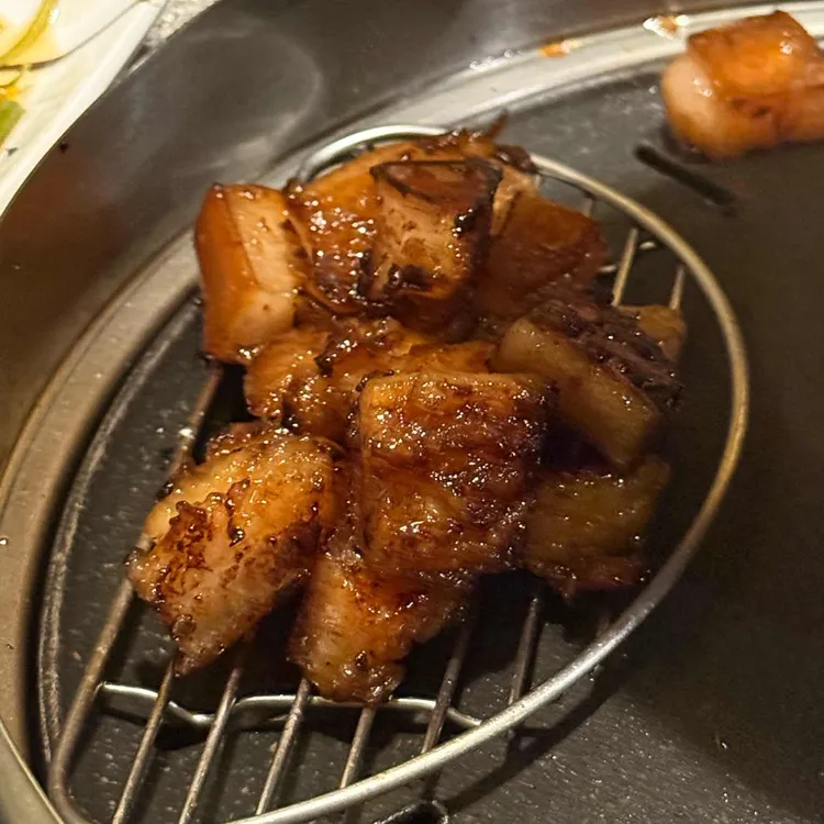 고기굽는남자 사진