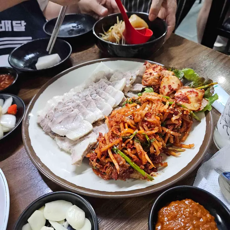 50년장충동왕족발보쌈 대표 사진