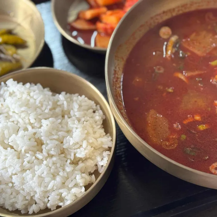 무소리얼큰한우국밥 대표 사진