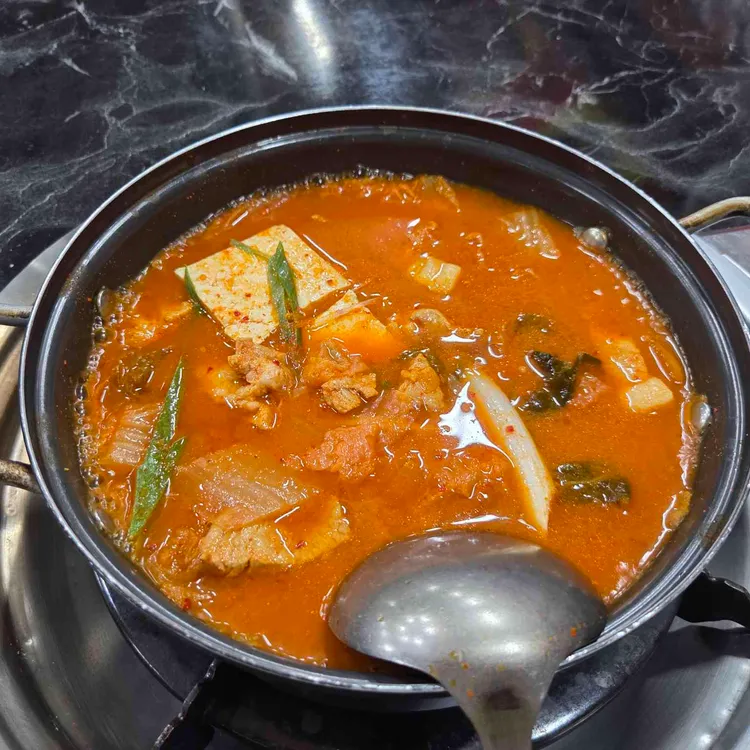 뚱이통돼지김치찌개 대표 사진