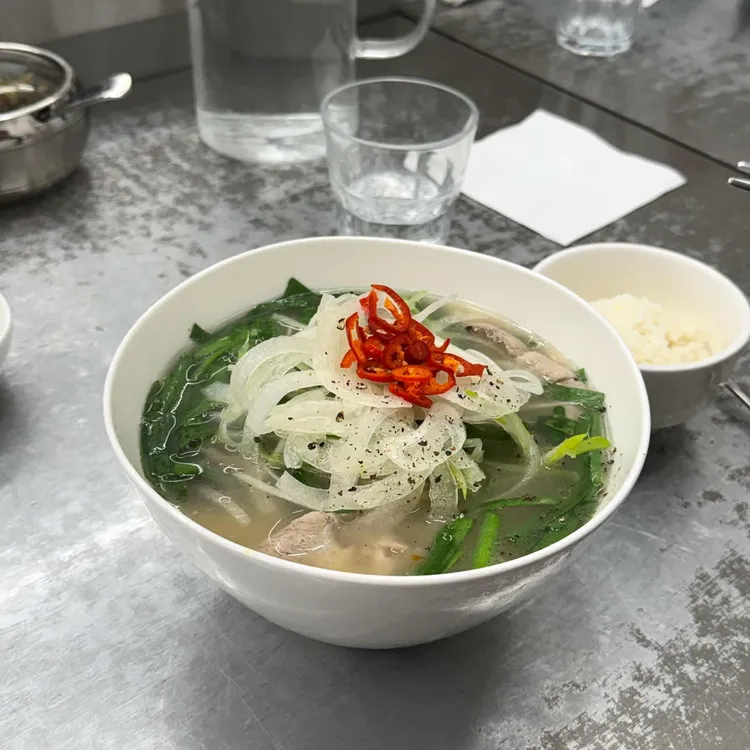 정면 사진